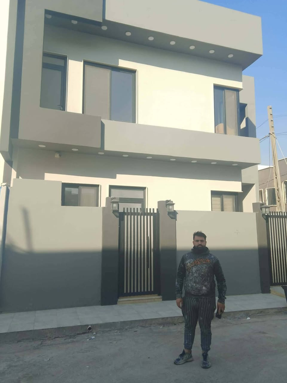 ثقه هوا سر النجاح 💚🏠مستعدون لصبغ الدور ومحلات
ومعالجه رطوبه وعمل جبس مبورد وسقوف ثانويه التواصل
0750717350-*********** وبسعارر مناسبه
