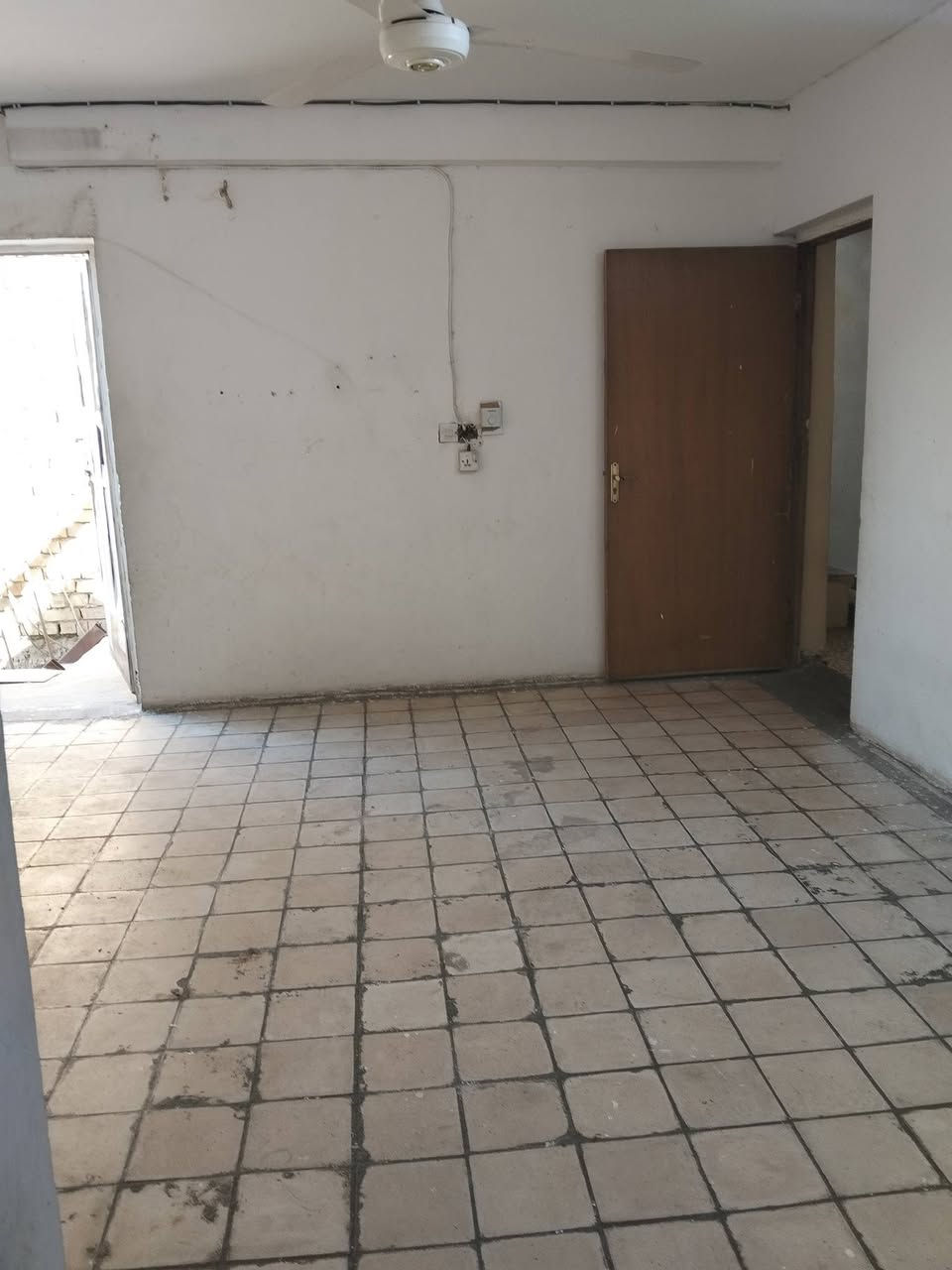 مشتمل للاجار مسحمتة 100 متر
يحتوي علي غرفتين و صحيات و صطح
طابق ثاني  قرب أسواق الصباح 
للاستفسار
***********
