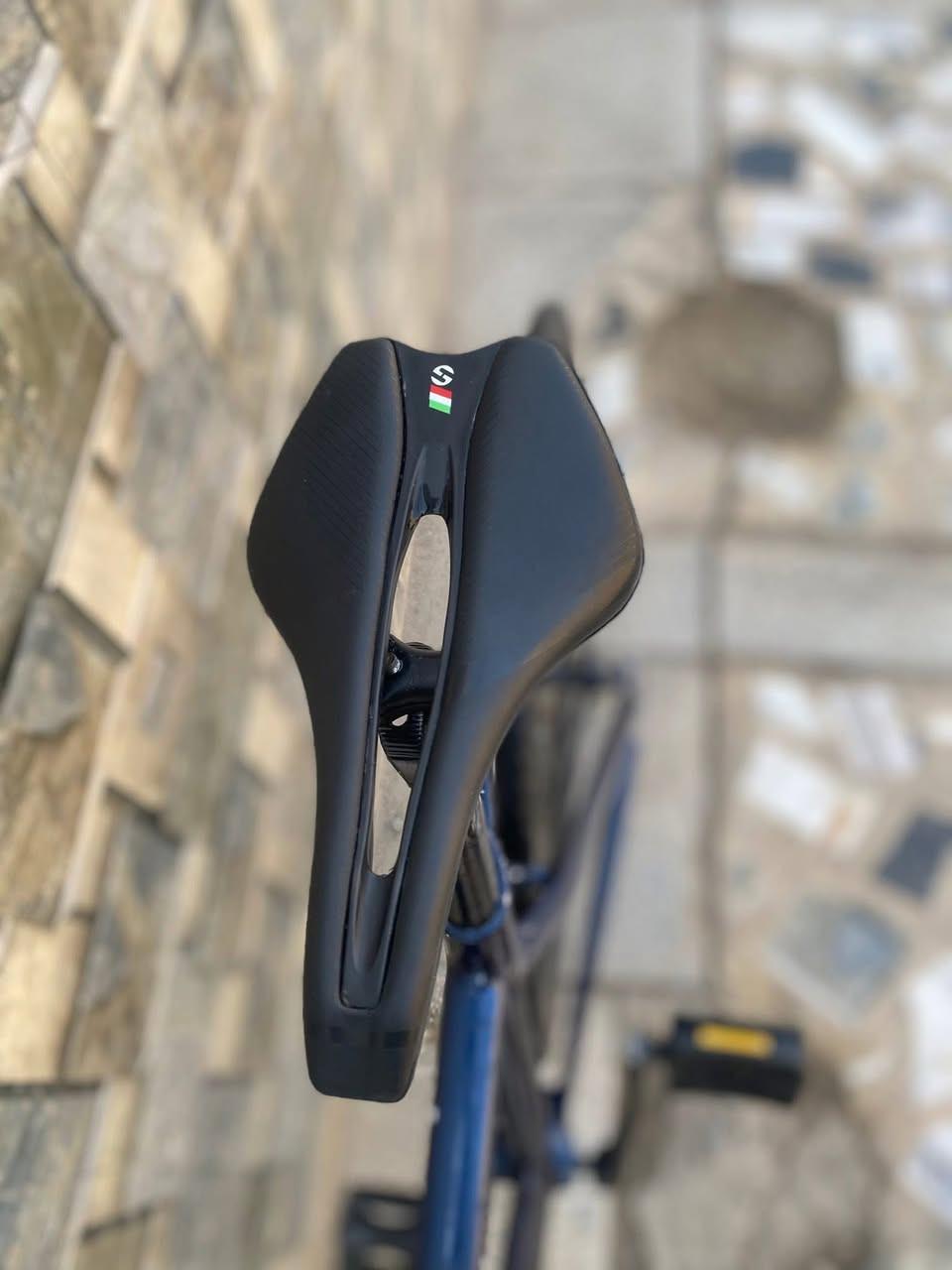 السلام عليكم🌹
للبيع فقط 

بايسكل فكسد 

ماركه AVENTON 🔵

لشه مضلعه

معدن فول المنيوم 

صينية 58 سن

خفيف جدا وسريع ✈

جاهز اي عطل مابي👍🏻#

حجم C700 /28
  
فريم عالي 54

السعر 300

العنوان :🏭
كمالية 
 
نعتذر عن المراوس🚲

الرقم للتواصل /***********
