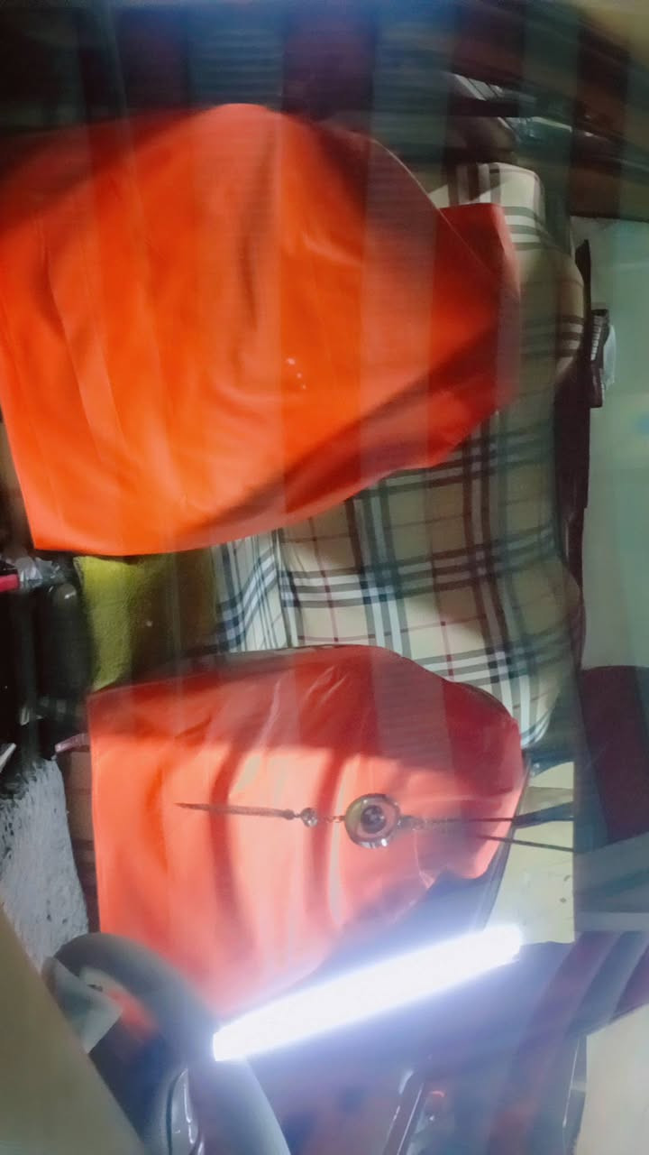 سمند 11 بيه بارد يم الايت اليمن بلبنيد والباب خلف السائق  السياره حلوه تخم تاير حداديه جديده باتري تبريد مكينه كير كلج جديد دوشمه جديده السياره استعمال شخصي من البيت للشغل  رقم بابل راعيه بلحله  شرط تتحول السياره تكعد وياه راعيه تسوي  عقد مروري غير هيج السياره متنباه شرط تتحول تتحول ***********/ *********** مكاني حله قرب محطه حمرابي ممتواجد على النت
