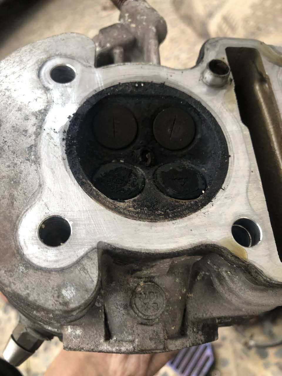 سلام عليكم تزويد للبيع
كرنك ٣٠٠ مكفول
قباقة كور اصليات 
بوشه ٥٨:٥ (سيراميك) ماركة K وبستمها TTMARC
شيال كرزي راجع 4 اصابع
تعلاوة ١ ملم 
كور سكنس نضيف حيل
سلف ماكس يشغل ٦٣ 
قطره دهن مختلف 
توصيل موجود تواصل واتساب ***********
