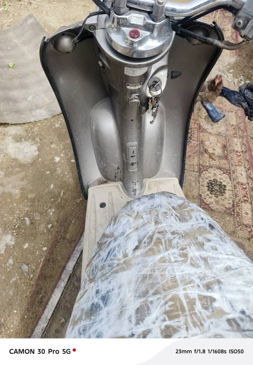 كليشي بيه شغال سلف هندر سلعه بعدال مابيه ونه مال اكسن تراث مجاور المستوصف البياع ***********
سعر 250
