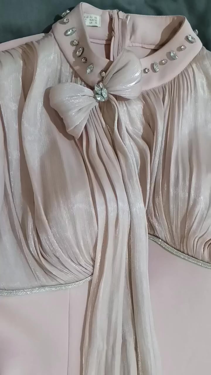 السلام عليكم
جدد لبسه وحدة نظافتها 100/100

جنن بالطبيعة مطالعة الوانها بالتصوير 

اقمشتها ليكرة تنطي 

الوردي قياس 46 يلبس حد وزن 75

والبيجي لارج يلبس حتى 70
توجد خدمه توصيل جميع أنحاء العراق


**إذا كنت صاحب هذا الإعلان وتريد حذفه لأي سبب، رجاءا أرسل رسالة إلى الدعم الفني**