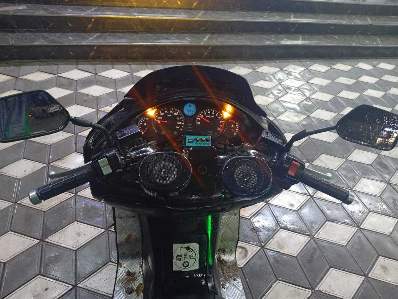 سلام عليكم 09

للبيع دراجه خير من الله مكينه ما مفتوحه مكينه تشك الكاع لايتات عالي ناصي كلشي بيه شغال 

سعر 650
للبيع ***********
