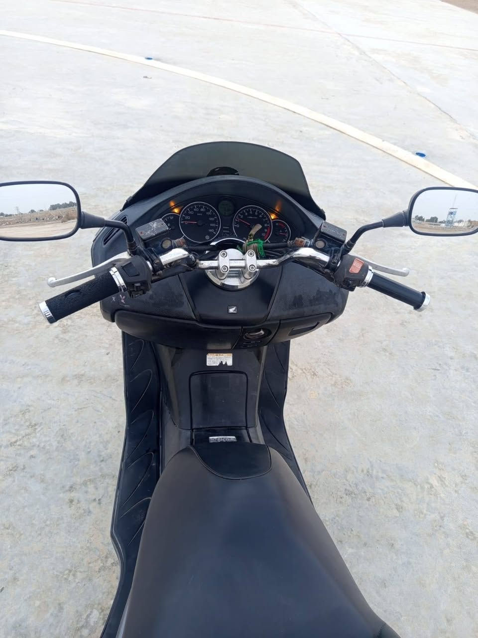 السلام عليكم فورزه مكفوله دراجه حلوه ونضيفه مكينه بلاد خير من الله دبلات تايرات كوله جديد لايت زنون عميه بلاد بيه بس فطر بالبجم الامامي يصلح الدراجه  مكاني واسط الكوت سعره مليون  وبيه مجال للشراي ***********
