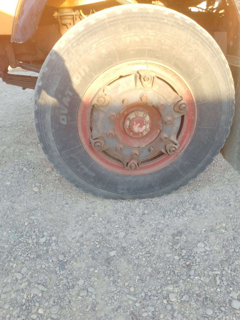 مكلف بالنشر للبيع قجمه موديل ٧٤ شاصي عريض اصل تك طويله للأستفسار رقم صاحب السياره *********** غير متواجد ع فيس الشراي يتصل
