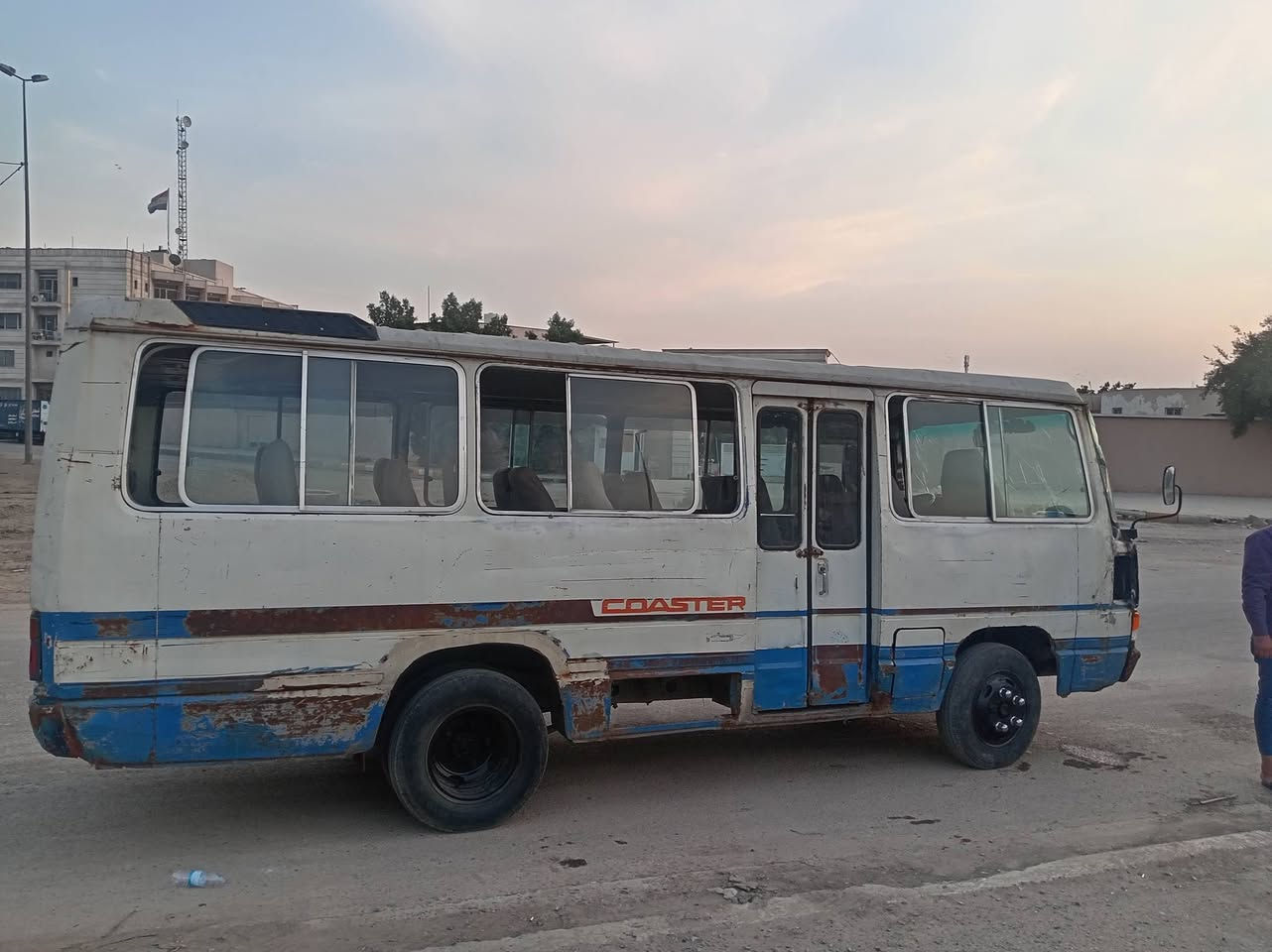 سلامه عليكم عريضه للبيع مديل ١٩٨٦ سياره مكينه وكير كروسده  سياره خير من الله سعره 5 مليون مجال ستفساره خاص ***********
