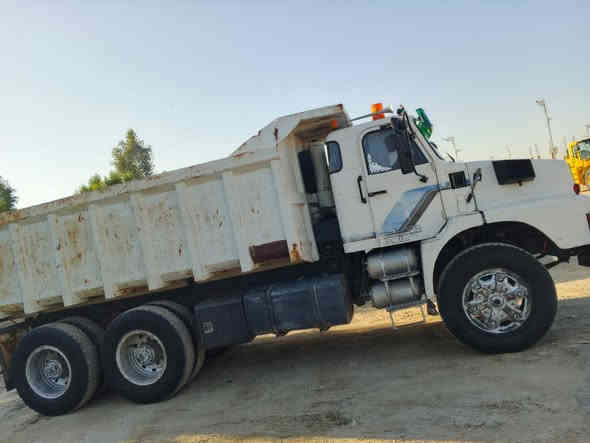 السلام عليكم
فالفو للبيع  مكينه 122 كير 3/3مجموعه النكي

تخم تأير قمار جديده دوشمه جديده    موديل 90

تخم كهرباء
سياره جهازه للشغل
للاستفسار ***********
