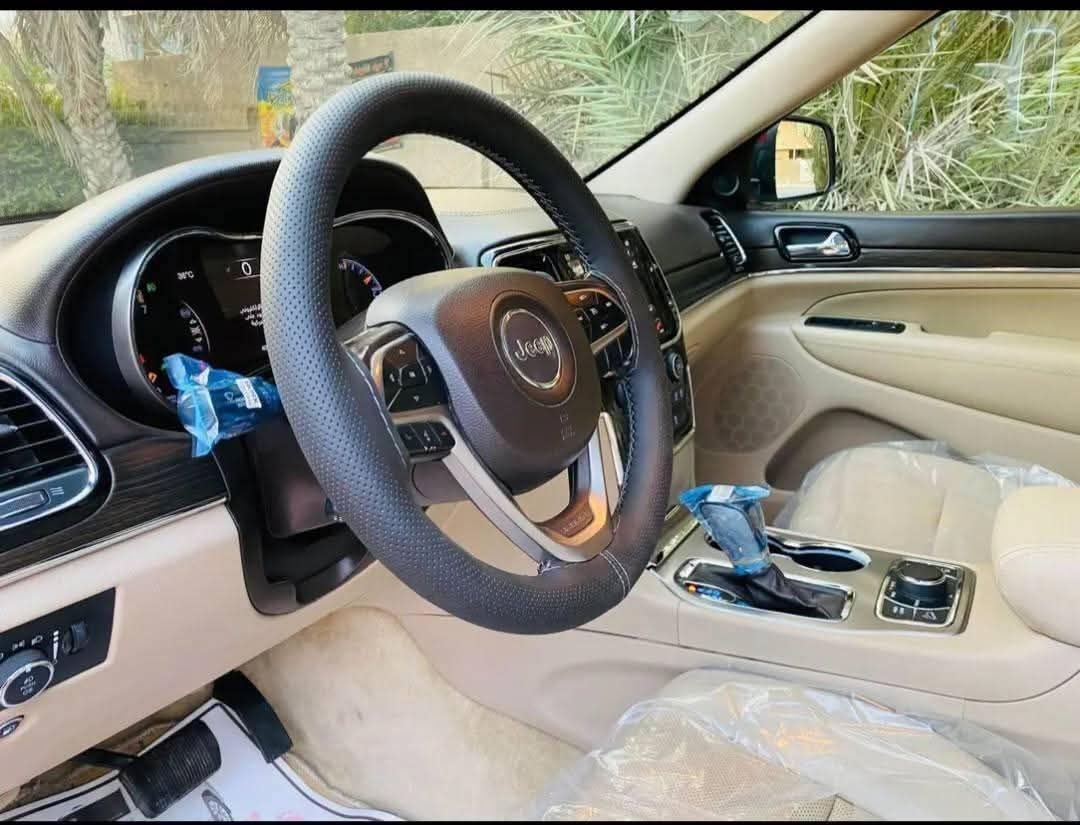 جيب اوفرلاند 2019 Jeep overland   
اللون: كرزي
رقم اربيل - باسمي  
 عداد الكيلومتر  : 65 الف   KM
 المواصفات:  
ثلاثة شاشات اصليه
  اوفرلاند فول مواصفات ١/١ 
حجم المحرك: 3.6L
 بصمة + بانوراما + جكات
 مقاعد جلد اصليه + اثنين كهرباء (تدفئة+تبريد) + خزن(ميموري) تدليك
 خلفية تدفئة
 تشغيل عن بعد
  صندوق كهرباء 
شاشة_امامية_كبيرة كار بلي لمس_حراري
 نظام_خرائط(نظام ملاحة)_Navigation نظام_زاوية_التوجيه
 نظام_حالة_النقل
 نظام_اتزان_السيارة جهاز_مساعد_بالقياس نظام_مستشعر_صف_المركبة
 كامرة خلفية دوارة اصلية
 شاشة عرض الاعطال
 صندوك كهرباء
 استيرن كهرباء +  تدفئة
 + شفتات كير
حساسات اماميه+خلفيه
 فول تحكم استيرن (جهتين امامي + جهتين خلفي) رادار_خلفي + جانبية
 نظام إطفاء المحرك فقط عند الوقوف واعادة تشغيل  المحرك عند المشي نظام تزحلق
 فور ويل
 متعدد أنظمة القيادة (ثلجي, رمالي,طيني,صخري) دبل كير(عادي+اوتوماتيك)
 ناقل حركة ٨ نمر
 نظام سبورت دكمة
 نضام اقتصادي ECO
 دبل حساس(امامي+خلفي) ماسحات_جام_امامية_تعمل_تلقائيا_عند_ملامستها_للمطر
 نظام_تنبيه_للنقطة_العمياء
 مري كهرباء (شفط) AUTO
 مري_قلاب
 مري _جانبي_تدفئة مرايا_جانبية_حساسة_للضباب_تعمل_تلقائياً + اشارة بالمري 
 لايت عدسة دخاني زنون(عالي+ناصي) زراك_لايت_يعمل_تلقائياً_عند_الحاجة
 ويل_٢٠_الجديد_كليا
 مدخل
 ‏CARPLAY
 ‏BLUETOOTH 
 ‏AUX
 ‏I POD 
‏ Usp
 مكان السياره . الموصل 
السعر.  325 $ بيها مجال 
رقم صاحب السيارة
*********** موصل, نينوى
