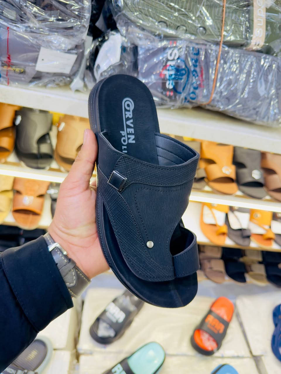 شحاطة رجالي فول طبي درجة اولى. تركي 
سعر الدرزن الرجالي 48 الف.. 
قياس 40 الى 45.. 
🚛يوجد توصيل لجميع المحافظات.


**إذا كنت صاحب هذا الإعلان وتريد حذفه لأي سبب، رجاءا أرسل رسالة إلى الدعم الفني**