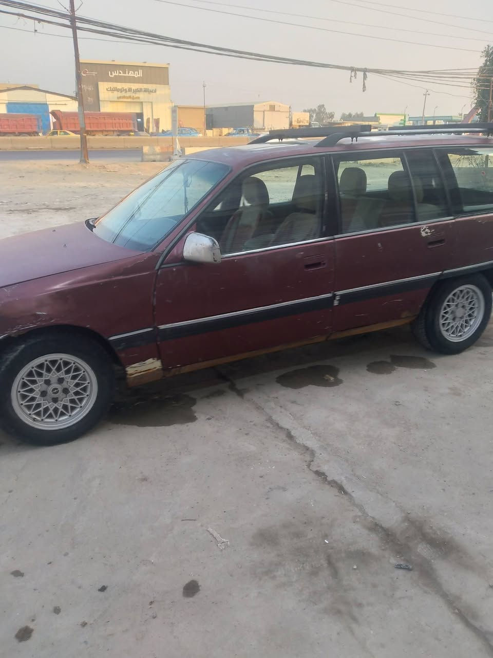 السلام عليكم سيارة اوبل اومكا موديل93سنويه لل29سياره جاهزه محرك كير كهربائيات كامله تايرات صدر أمامي خلفي كامل دواخل والكشر شوفت عينكم كما موضح بل صور السعر ب30 للشراي بيها مجال العنوان بغداد للتواصل ***********
