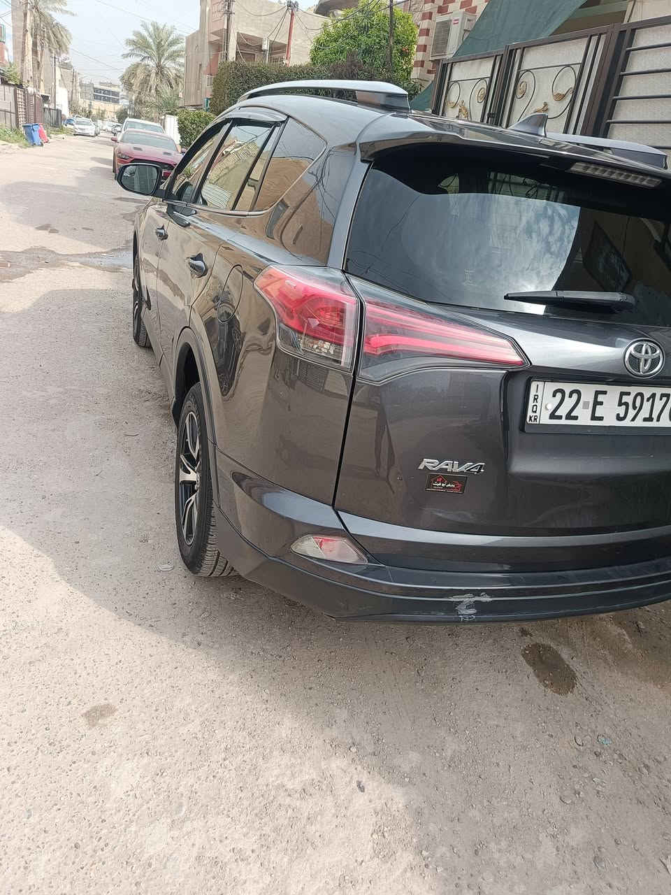 السلام عليكم راف فور ٢٠١٨وارد امريكي رقم الجديد سنويه جديده حادث ها مثل مموضح بالصور فقط باب الي وره السايق مصبوغ بجم كبس ماشيه ١٢٤جاهزه كير محرك صدر تبريد ثلج محرك ٢٥٠٠مكفول سياره نضيفه كلش صور الحادث بالمنشور سعرها ١٦٥وبيها مجال مواصفات عاديه LE شاشه كامره خلفيه تحكمات ويل كب ***********ابو احمد مكاني بغداد عامريه
