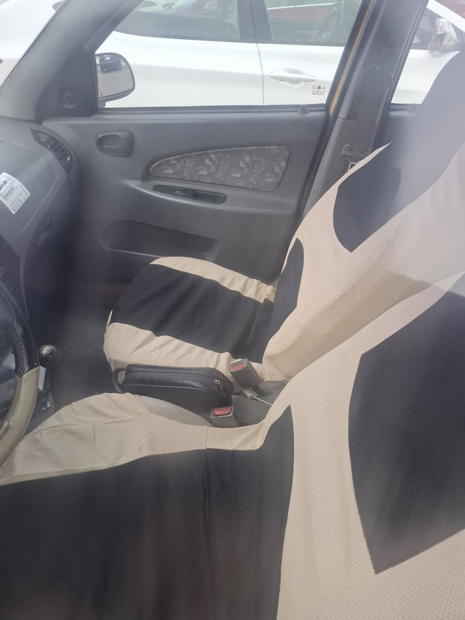 السلام عليكم موديل ١٥ كير مكينه تبريد صدر مكفول السياره نظيفه كلش داخل نظيف تبريد ثلج بدون حادث بيها طخات خفيفه رقم بغداد مكاني بغداد الكرخ السعر ٣٣ ورقه ***********
