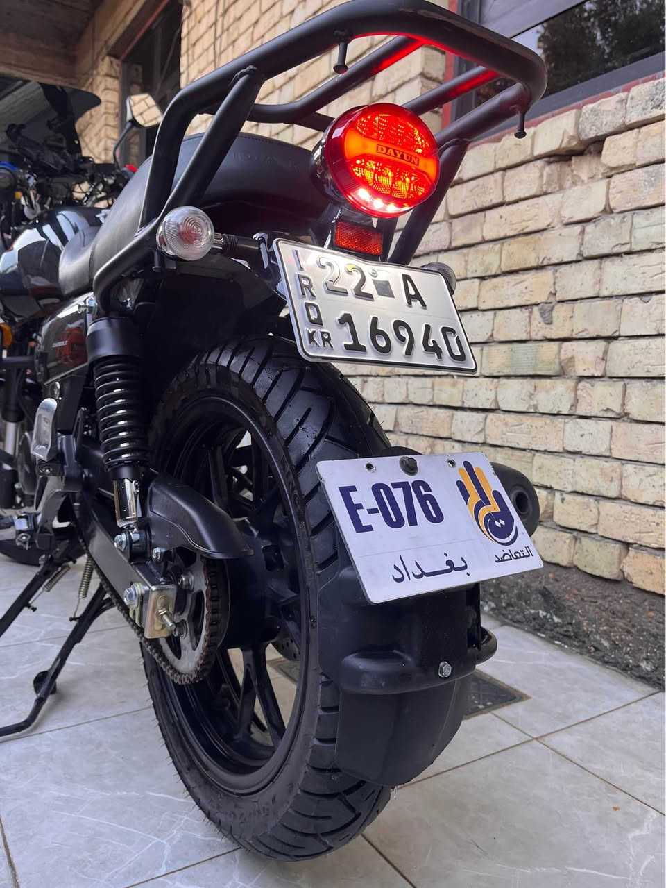 دايوان لايتي 200 cc  موديل 2025 ممشاهة (5000)
رقم اربيل الدراجة بأسمي تحويل ثاني يوم.
دراجة جديدة كلش واي شي مناقصهة دهن ام زويل لتر و 200 فلتر شوته كل شهر ابدلة ولا صرفت ولا تصرف بانزين . شادلهة مازدة زنون ب 40 ولاصلية مالتهة موجودة . السعر 2600 وبيهة مجال حك الجية

العنوان : ابو غريب 
*********** واتساب واتصال موجود الفلوجة, الأنبار
