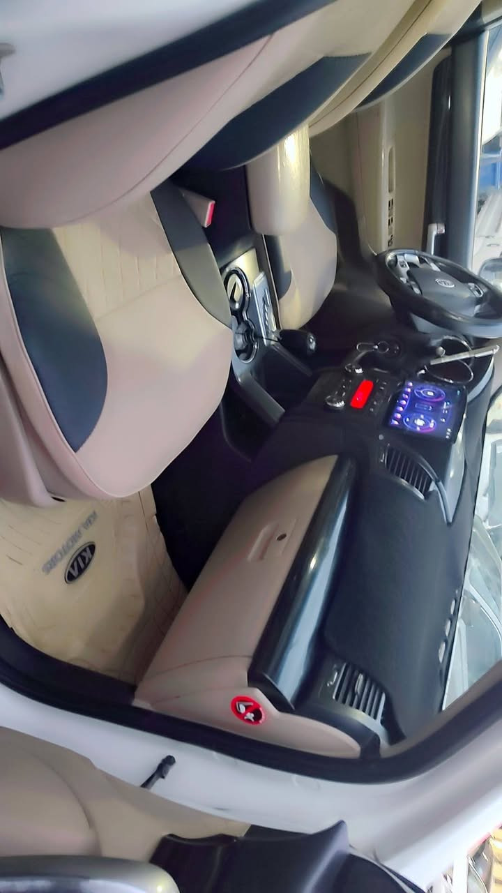 سيرنتو13 سبعة راكب محرك 4المرغوب بيها البوند صبغ وجملغ وبيها ملحضات على البارد السعر
130 
***********
