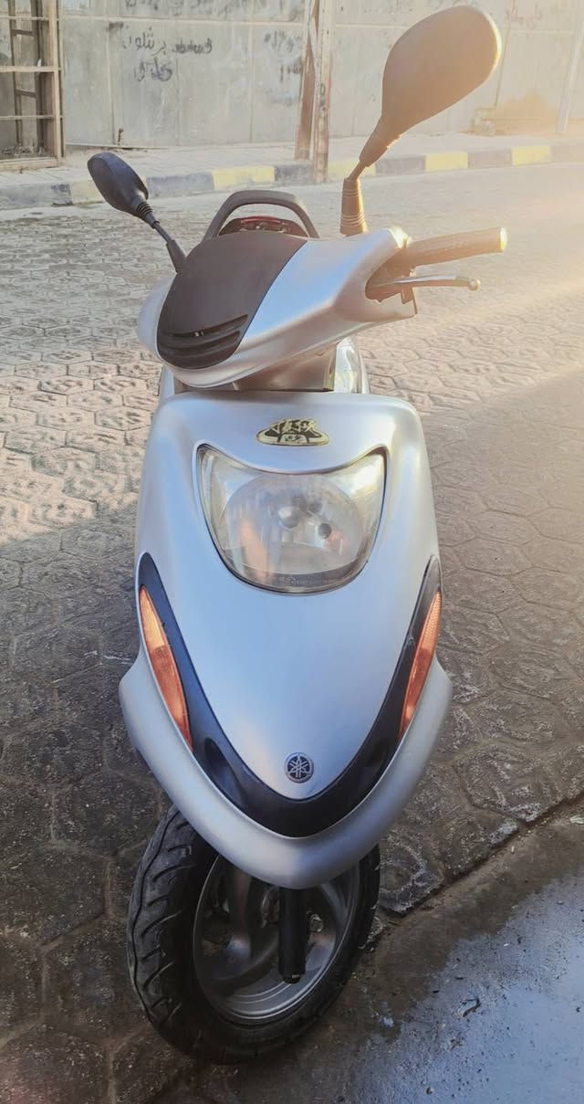 السلام عليكم دراجه بيع سريع (جمجمه يوماها ياباني) دراجه بلاديه كلشي بيها بلادي نضافه كشر ومحرك ودبلات وكلشي رزنه مثل ماوضح بلصورة نضافتها ونضافه الكشر مثل بصورة وانضف بعد محركه شلعه ومعدل وعليها اضافات حلوة مثل (الصالنصه FM حديث)(والبك لايت السوبر) وهواي شغلات كلشي شغال بيها كفاله عامه نص نكره صلف وهندر سعرها (450 وبيها مجال) مو شراي لاتعبني اتواجد واتساب بس ***********
