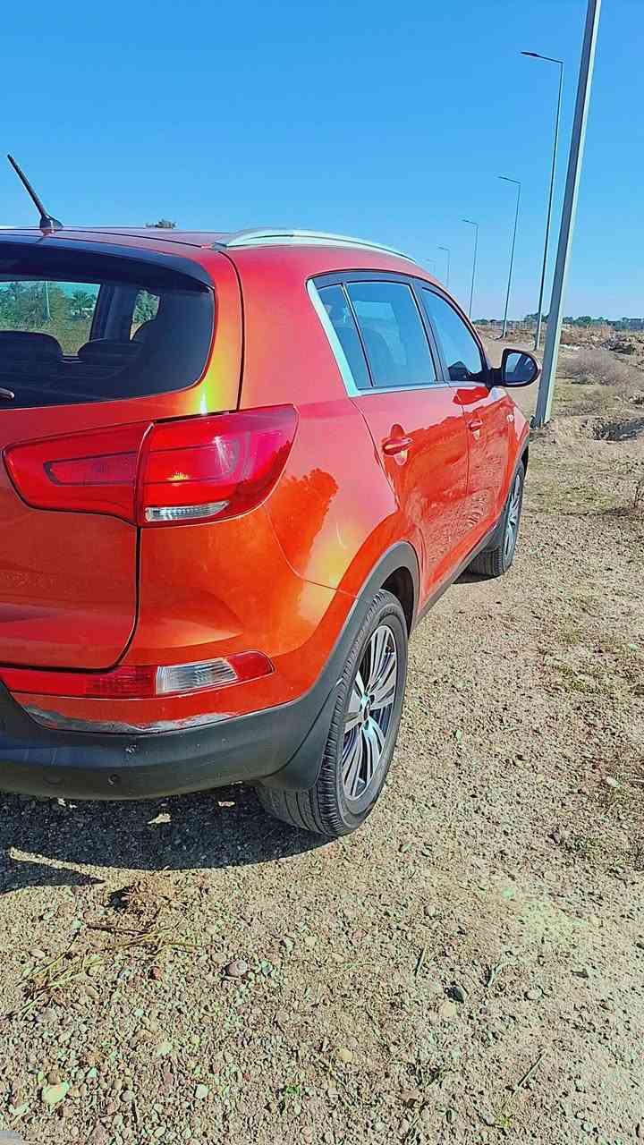 سبورتج 15 خليجي
محرك 2000 دوش بلادي شركه مكفول كير 6 نمر مكفول 
بدون صبغ او تكحيل 
بيها بارد بالباب الخلفي و باب جنطه فقط
تايرات جدد صدر امامي جديد والخلفي جيد
دوشمه جلد مع ارضيه
ماشيه 183 الف 
للبيع ب 160 وبيه مجال ***********
