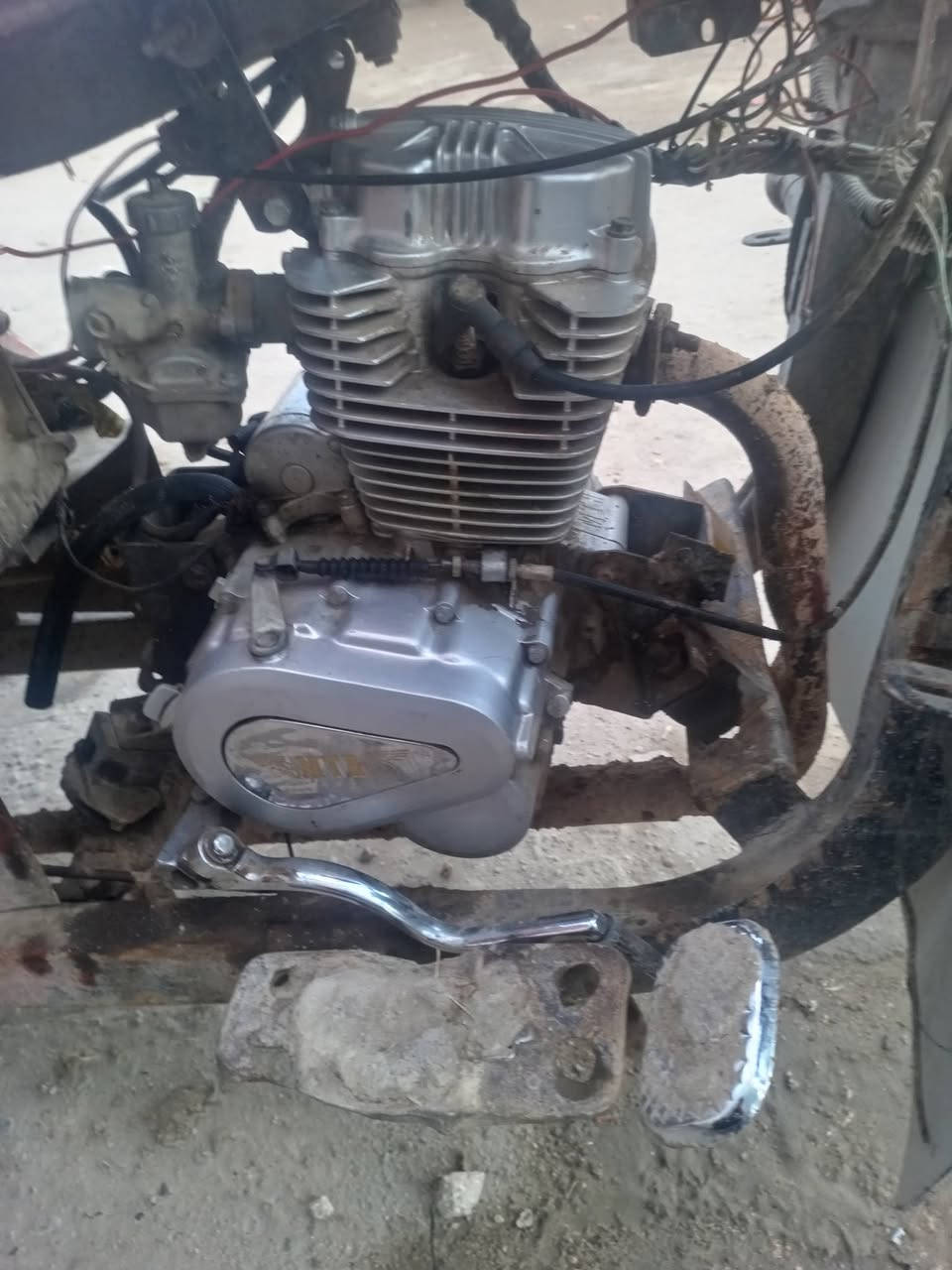 ستوته للبيع رقم اسود بس بيه لحيم بل الركبه وتبخر بس المكينه جديده القرنه بني منصور ***********واتساب السعر  450
