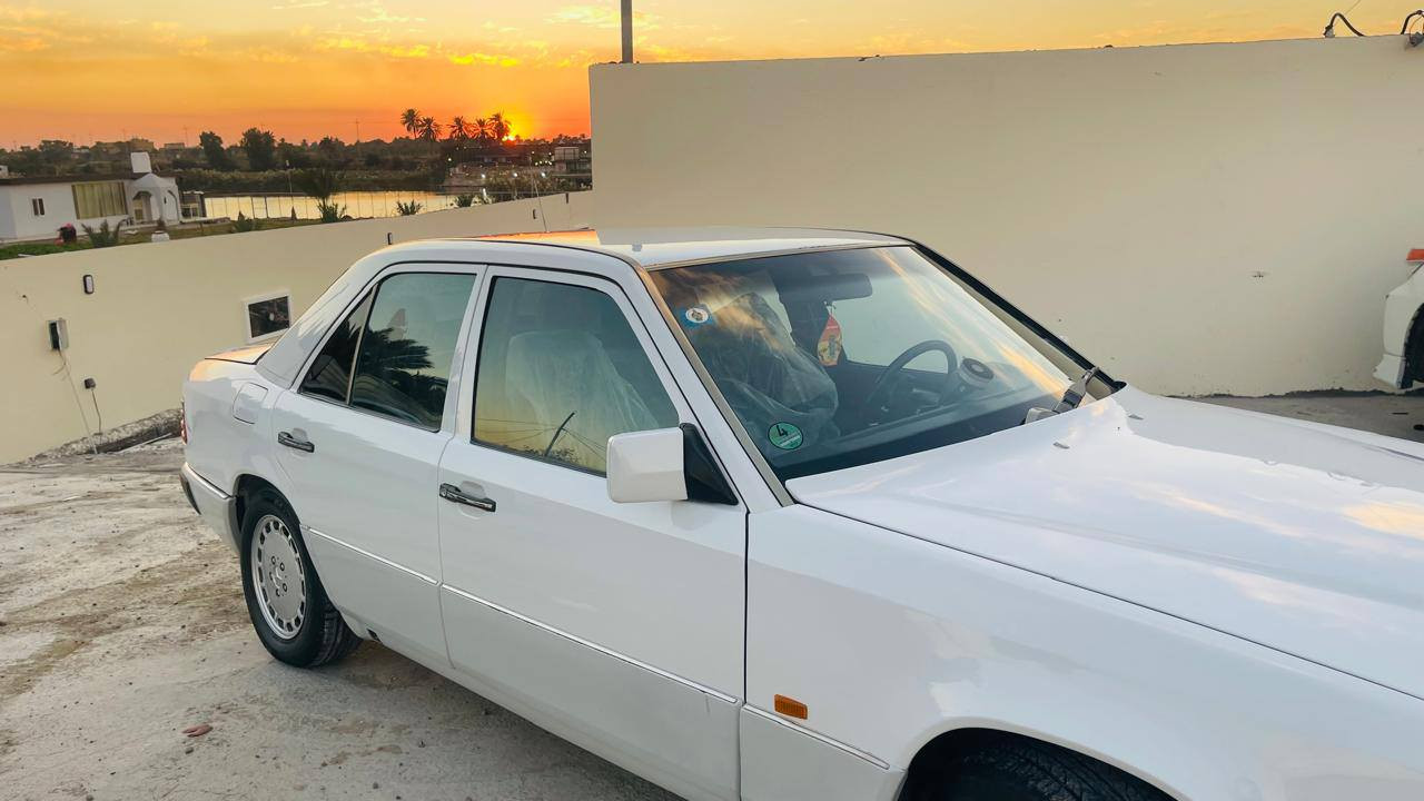 سلام عليكم مكلفالسلام عليكم مارسدس دب للبيع موديل 1991 بسمي تحويل رقم نكليزي محوره ثنين ونص كارتون  قواعد سليمه سياره جاهز طخم تأير حداديه  قبل ثلاث ايام نفضته تبريد مابيه اي نقص سياره خير من الله وحله من الصور السعر 68 وبيه مجال للشراي مكاني ناصريه مركز للاستفسار ***********
