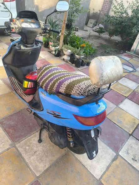 مفتوحه مره وحده حلوة وجاهزه كل نقص ما بيها 375 وبيها مجال مكان مشخاب ***********
