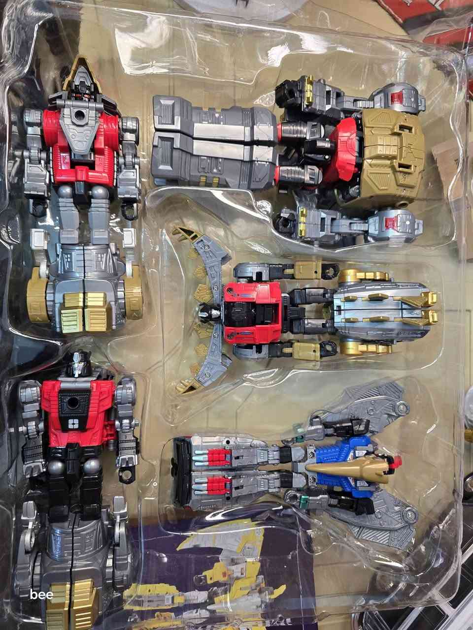 شلونكم عيوني 🤩
متوفر للبيع 
من شخصيات المتحولون 
فولكانيكوس  VOlcanicus
يتكون من خمسه شخصيات 
يمكن تحويل الشخصيات من وضع الروبوت إلى وضع الديناصور 
يصل الى ارتفاع ٤٠ سم
للاستفسار خاص لطفا 
توجد خدمه توصيل لكافة مناطق العراق


**إذا كنت صاحب هذا الإعلان وتريد حذفه لأي سبب، رجاءا أرسل رسالة إلى الدعم الفني**