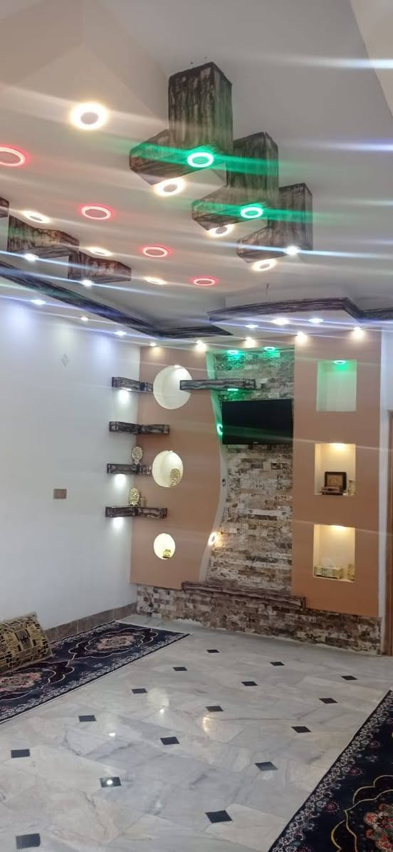 سلام عليكم بيت للبيع
مجاور مدرسة الأنوار الأهليه
البيت كامل من تأسيس مجاري
ارضية البيت مرمر كامل
{البيت ركن على شارعين}تبليط
البيت يحتوي على غرفة1+صاله+استقبال+مطبخ+منور صحيات خارجيه وداخليهَ العدد2 مساحة البيت160متر
سعر البيت{93وبي مجال}طابو زراعي سند 25
للأستفسار أكثرــــــالرقم ***********
