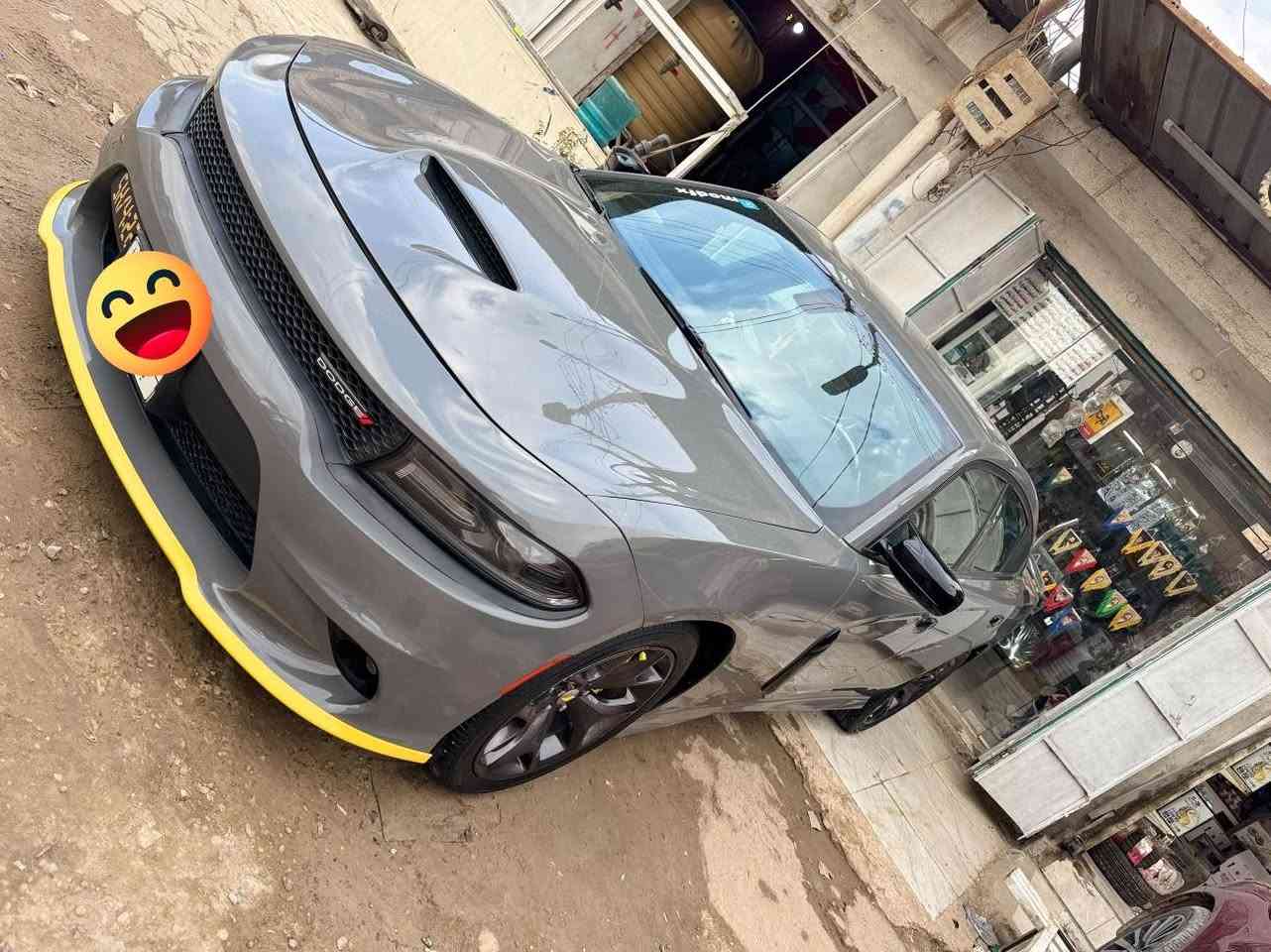 السلام عليكم جارجر جيتي  موديل 2019 رقم بغداد بسمي السياره جديده بيه جاملغ مبدل نفس ألون بدون دواخل
السعر 240
لاستفسار ***********
