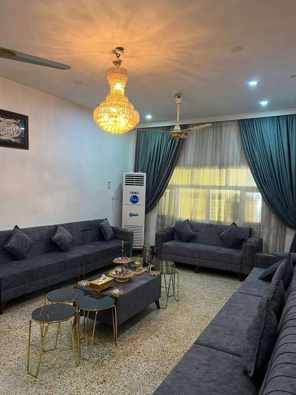 السلام عليكم.
بيت للبيع.  مع الأثاث 🏡 

للبيع بيت ف (بغداد الراشدية مركز الناحية ) 

المراسمة.  مساحة 200 م واجه 12 م

فرع مدرسة الأحنف الابتدائية 🏫 

طابو زراعي سند 25 📑 

واجه 12 م فية  (5 غرف نوم     نظام اسويت    ) 

استقبال 8X4 صاله كبيرة مطبخ حار بارد   

تفاصيل اكثر هـ ***********
