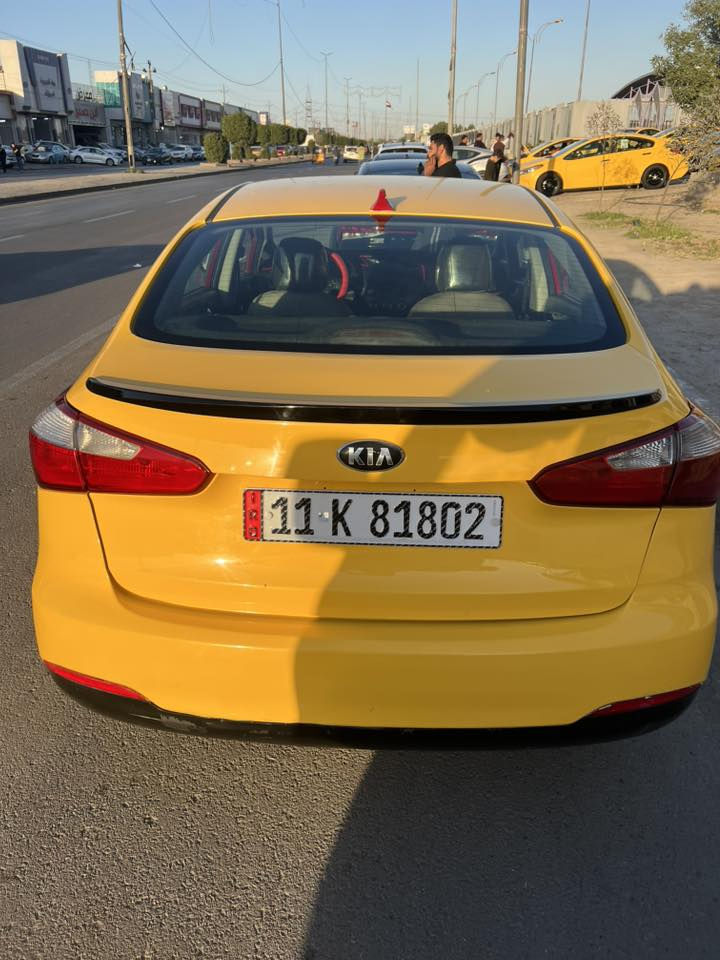 السلام عليكم فورتي ١٥ سياره ليبل واحد مكينه 1800 دوش سياره بغداد رقم دولي الجديد هزه جديده صدر جديد مكينه كير نعمه لاتبخير ولاتنقيص ولاصرف ولا بخار المكينه السياره تخم تاير دوشمه جديده السعر 105 مال بيع مامتواجد عل فيس للاستفسار عل هاذ الرقم 
 العنوان بغداد ***********
