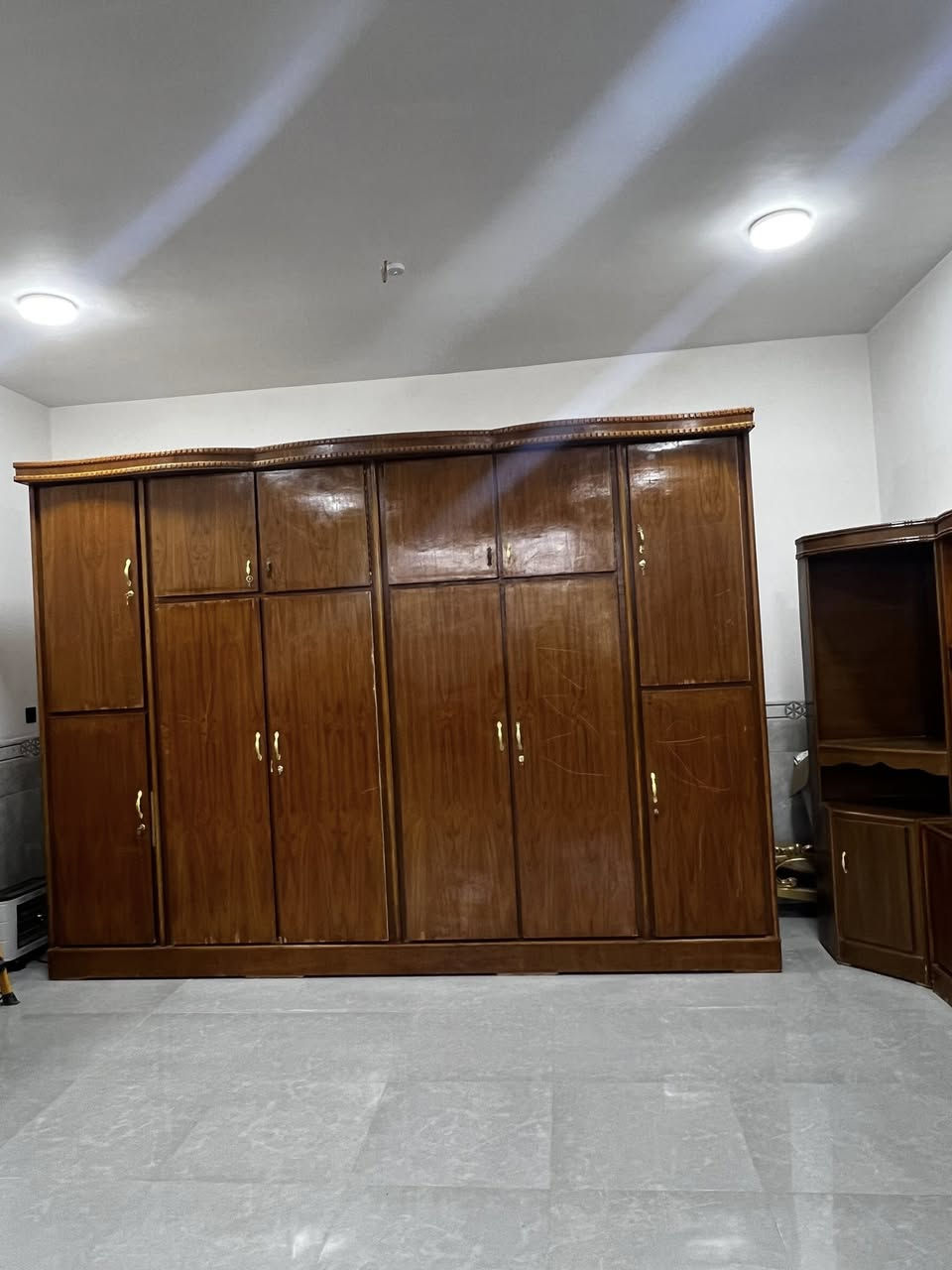 غرفه نوم احطاطه السعر 650 وبيها مجال للاستفسار على الرقم ***********
