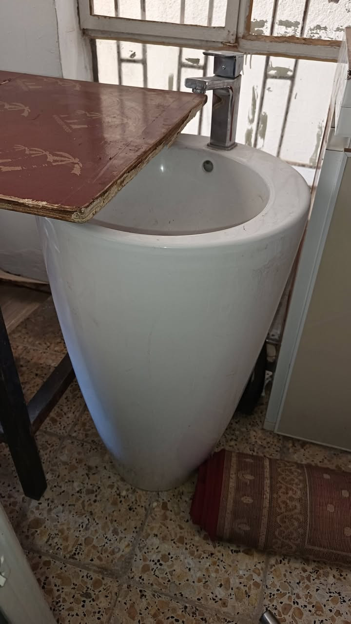 للبيع للبيع 
#غراض #مطعم  #للبيع 
#كراسي عدد 26
#فرن بيزا 
#ساحبات عدد 2
#شاشات (حجم 43) عدد 4
 #ميز بيتزا 
#شخاطات حديد 
#ثرامة 
#مغسلة
#مراوح جدارية 
#ستول حديدي


**إذا كنت صاحب هذا الإعلان وتريد حذفه لأي سبب، رجاءا أرسل رسالة إلى الدعم الفني**