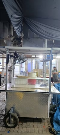 غراض مطعم البيع السعر خاص طباخ مال فلافل وطاوات وقلايه مال همبركر ومال...