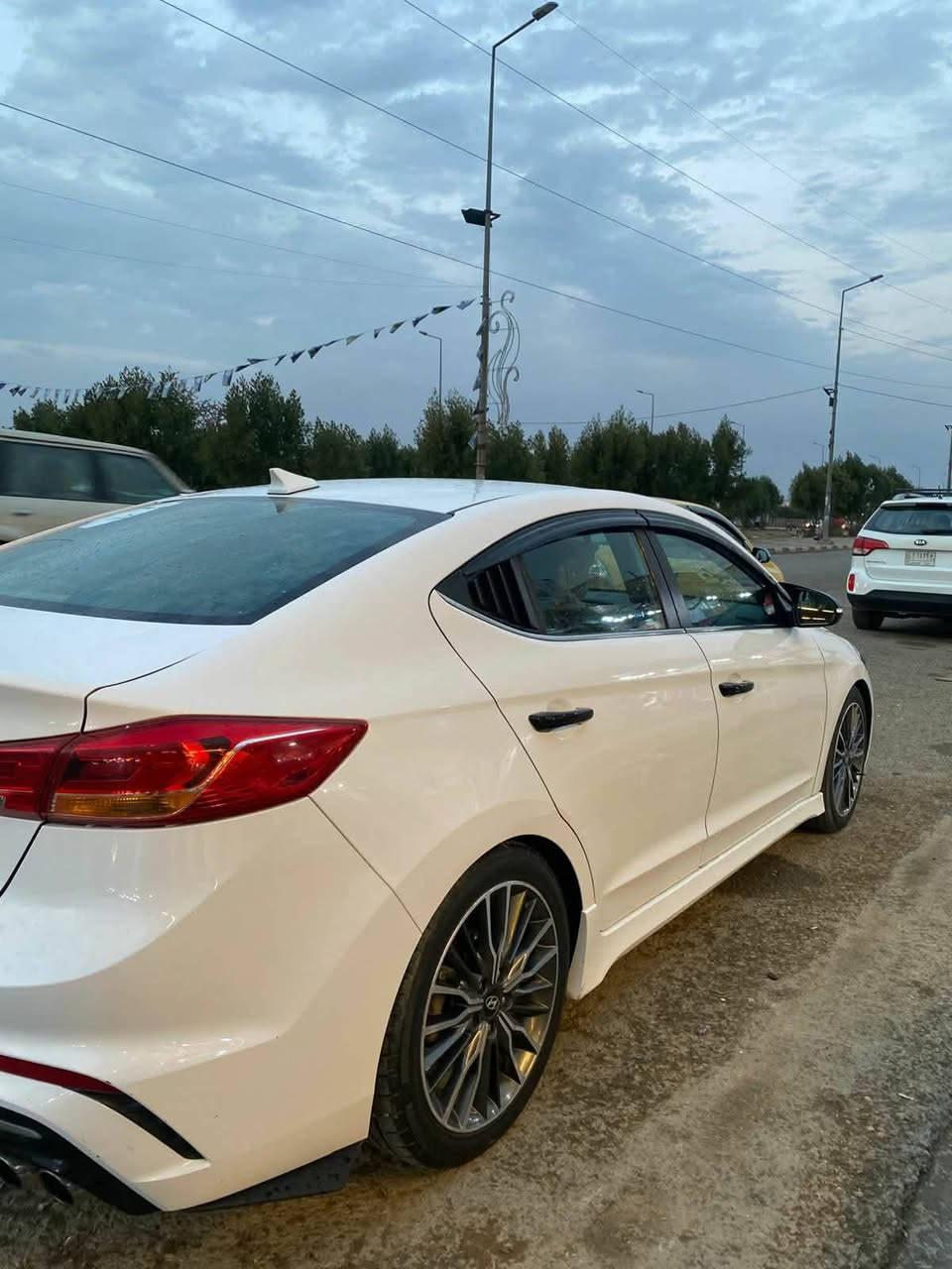 السلام عليكم لبيع النترا موديل 2018 فئه سبورت وارد أمريكي حادثهه جاملغ وبنيد بدون ايرباك  مع السونار مرفق بالمنشور وصور الحادث مكينه 1600 تيربو كير اوتو  ٧ نمره دبل كلج مو سفتي ولا ايتي نضام كلج السياره جاهزه من كل النواحي تخم تاير مكينه كير صدر كهربائيات كفاله مواصفات فتحه بصمه تشغيل +بصمه أبواب كشنات تدفئه تبريد +جلد + تبريد لمس تحكم ستيرن جهتين شفتات ستيرن حساس خلفي شاشه كبيره دمام راداد تحديد مسار راداد بالمري شاشه كار بلي اشاير بالمري اشاره ترحيب  كزوز رياضي  تعمل نضام سبوت ونضام عادي بعد بيهه   مواصفات ما ذاكرهن  مكان السياره واسط الكوت مركز المدينه رقم الهاتف ***********
