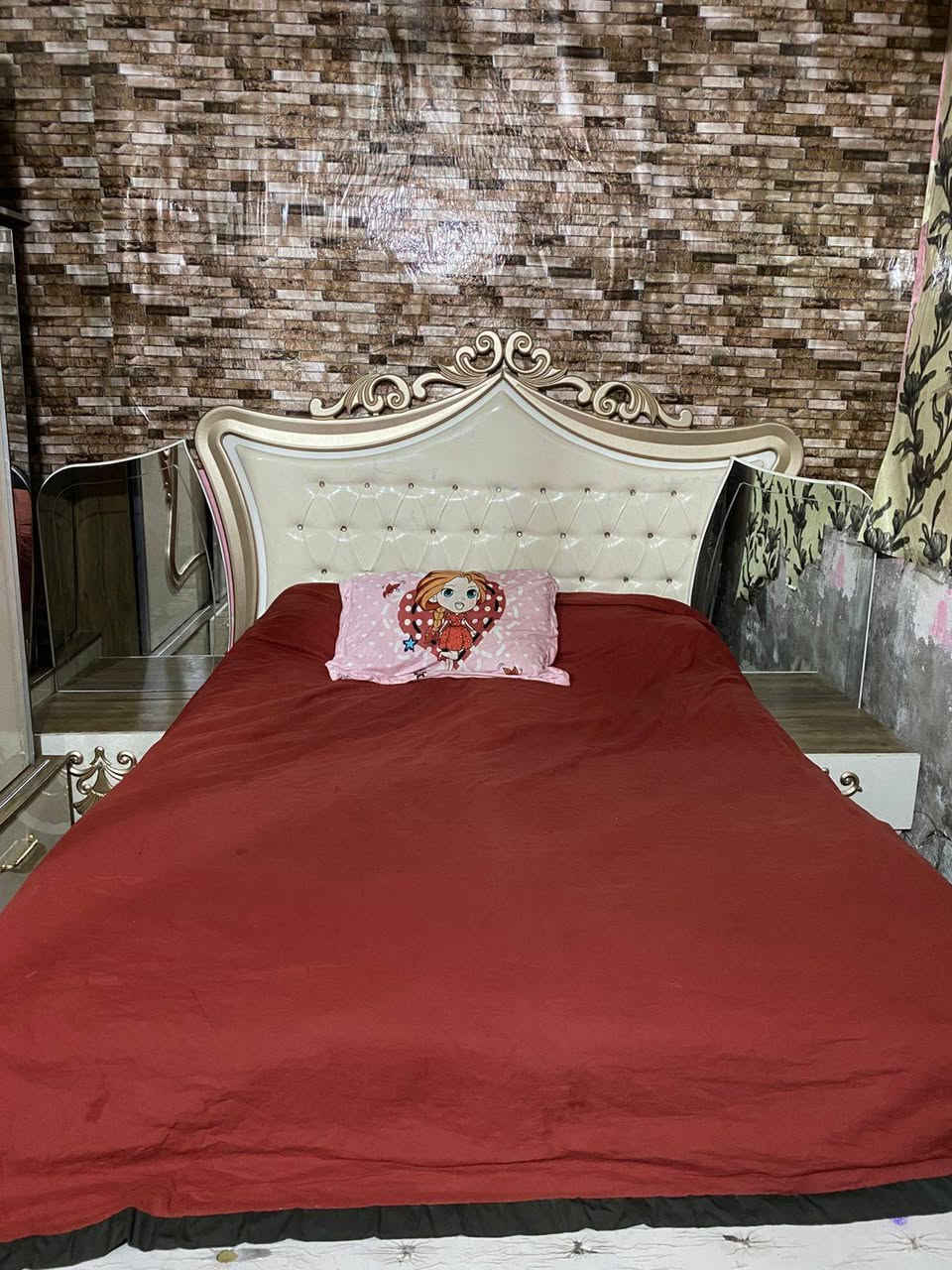 غرفه تركيه ظخمه ٧ قطع كنتور ٣ متر  السعر ٣٥٠ وبيهه مجال بغداد مدينه الصدر هاتف ***********
