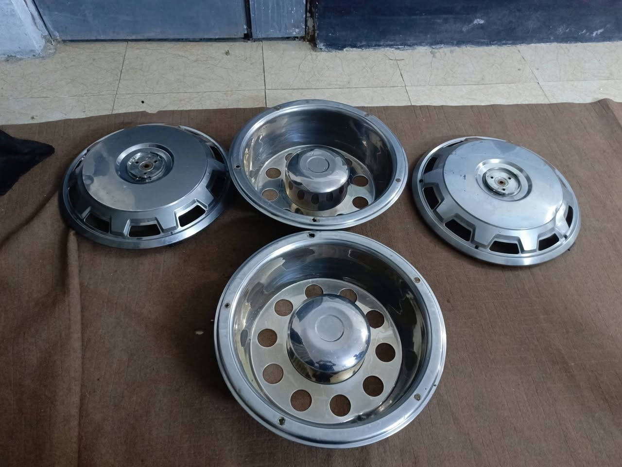 سلام عليكم كبات لبيع معه الرواصط مكاني نجف ***********سعر٣٥٠
