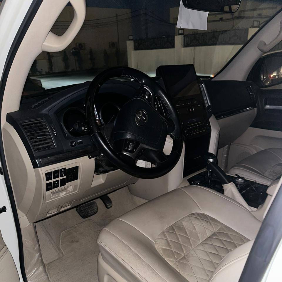 تۆیۆتا لاندکڕۆز 2021 مواسەفات GXR V8 
سفری شەریکەی موهەنەد 
خۆم بە سفری ڕامکێشاوە یەك دەستە 
تەنها 47 هەزار کیلۆمەتر حەقیقی ڕۆیشتووە 
فول مواسەفات 
بەسمەیە 
سێ شاشە 
هەموو گیانی بەشەرت 
چوار تایەی شەریکەی لە ژێر 
سەیارەکە بێ بۆیاخ 
تەنها دوو ساردی هەیە لە دەرگای سایەق و سەکن 
ماباقی هەموو گیانی بەشەرت 

سـعـر : لە کۆمێنت داوابکە ڕاستەوخۆ بۆت دێت 📥 

گێر و مەکیەنەی بەشەرت 
هیچ کێشەیەکی تێدا نییە 

ژمارەی خاوەنەکەی 
***********
