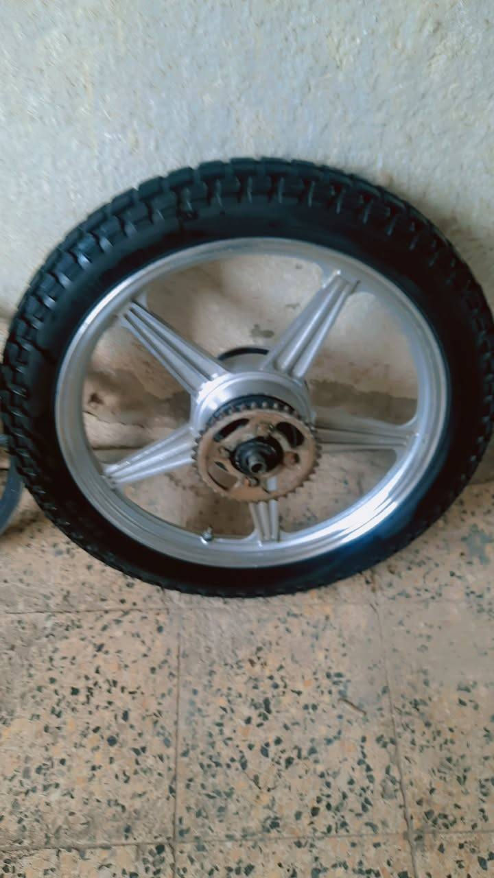 ويل خلفي فيوم كامل ويل اربعه كير أمامي ***********
