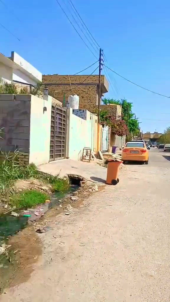 قطعة للبيع
شارع المدارس شارع ابو رتاج خلف اعدادية الشباب المساحة 223م واقع حال 230 محدولة وكاملة 
للاستفسار ***********
