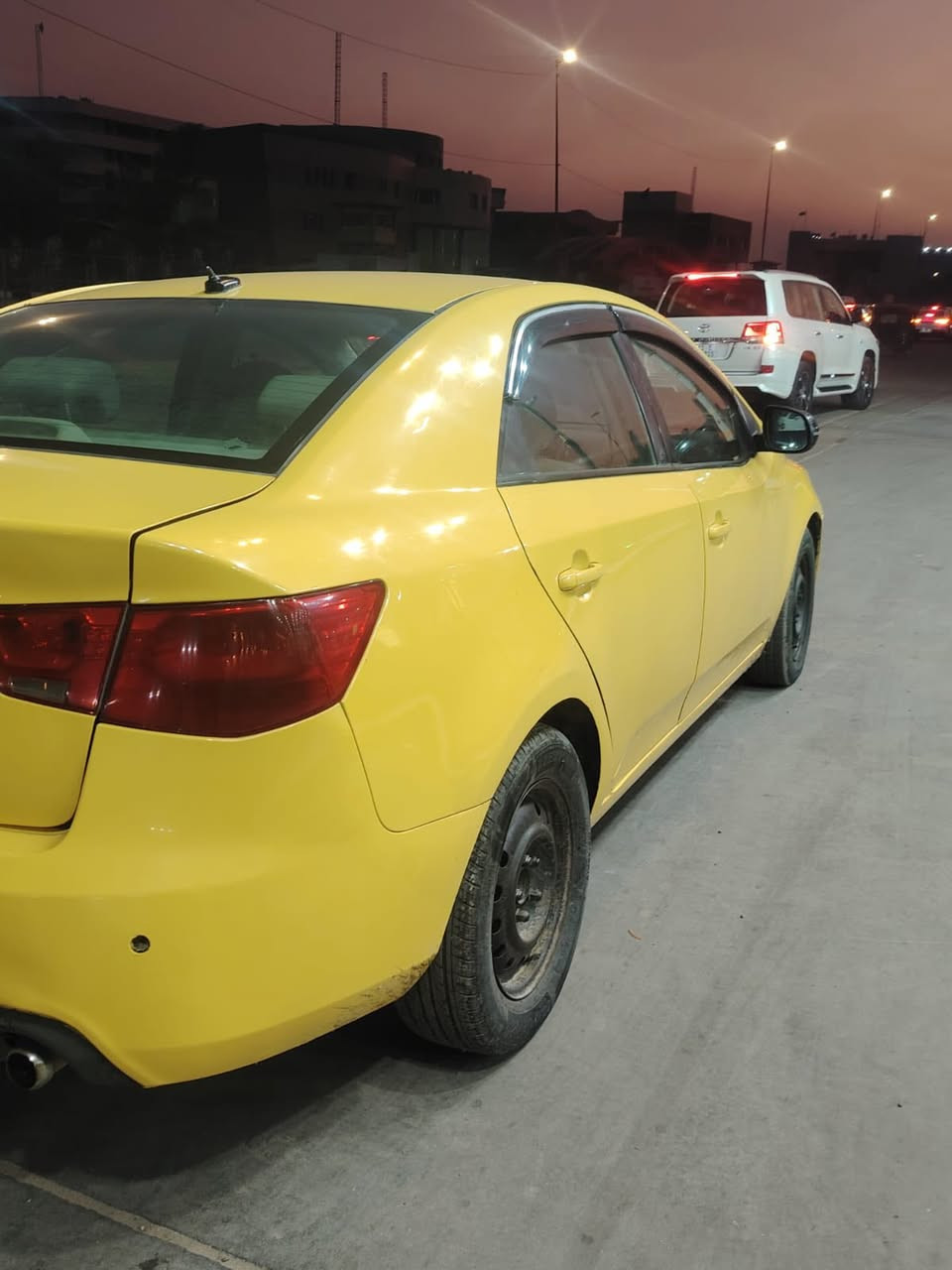 سلام عليكم فورتي 2011كير ومحرك وحدادية كفاله تخم تاير جديد مكينه2000دوش المرغوب مشروع وطني 
السعر80وبيها مجال 
الاتصال***********
مامتواجد بلخاص 👆👆
مواصفات السياره 
نص فول غني عن التعريف
