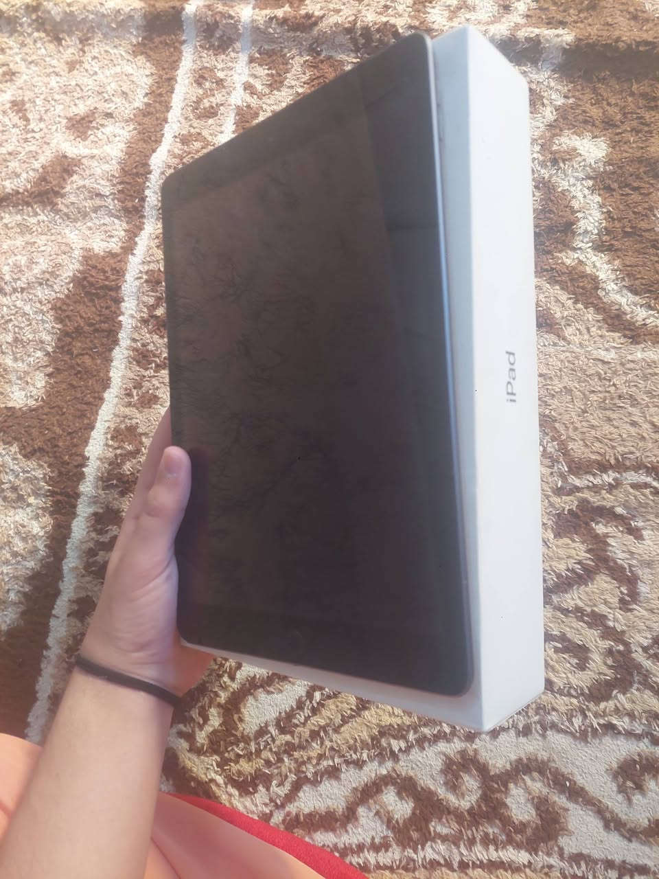 السلام عليكم ايباد جيل الثامن نضيف كلش مداخل تصليح ابد جهاز استخدام الشخصي معالج قوي الاعاب ودراسه
الذاكره 128 ملحقات كامله كرتونه الاصليه مالته 
رايده 165 قفل المكان الأمين الثانيه 
رقم الهاتف :***********
