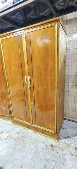 كنتور بابين صاج خشب درجة اولى فول نضافه العنوان شهربان طريق الصدور مقابل مدرسه نوفل السياحه مجاور اسواق نوفل ***********
