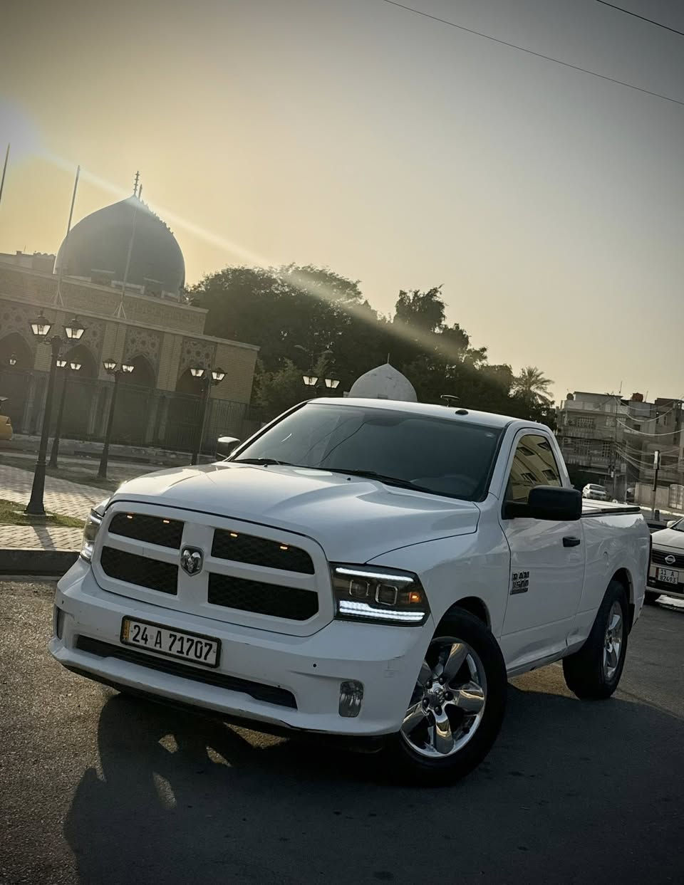 السلام عليكم
دوج رام 2019   RAM  كلاسك تك باب بدي قصير 
حادث فقط جاملغ خلفي جهة السايق داير مداير الايت فقط والباقي مكفول البجم كبس بدون ايرباك 
لون ابيض 
‏6v سلندر  3.6
كير ماوس 
شاشه
سستم سماعات jbl 
تحكم ستيرن 
منضومة زنون 
لدات شباك 
لدات امامي خلفي 
ويل 20 ستيل 
مواصفات حلوة بالسيارة والسيارة جاهزة من كلشي 
نصبت السيارة احلة من الصور  السعر (184$) بيهة مجال للاستفسار  ***********
