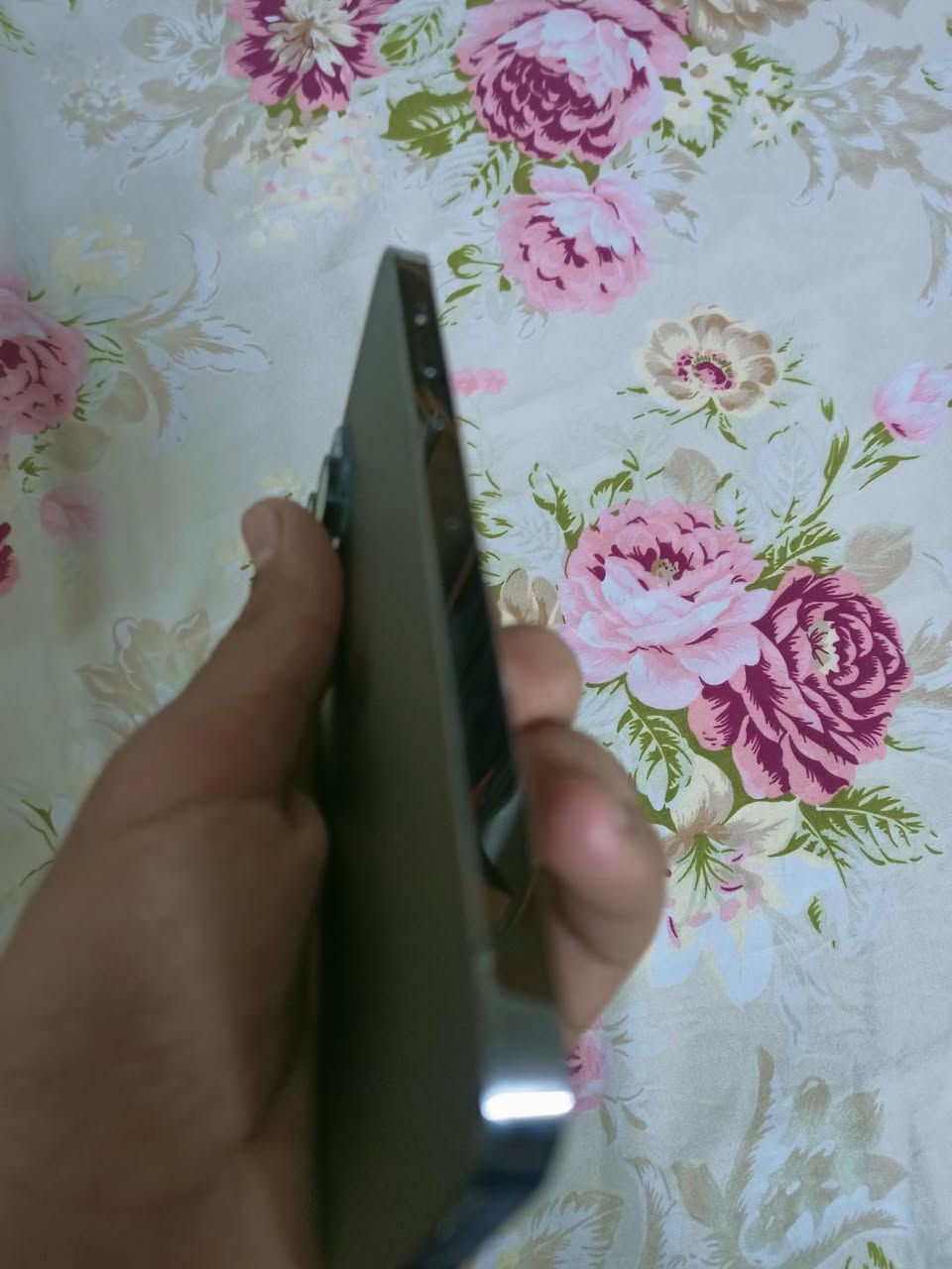 سلام عليكم
ايفون 13 برو ماكس 
ذاكره 256
بطاريه 95 بلادي 
جهاز بلادي 
نموذجه M 
للستفسار ‭
بي واتساب 
0771 382 4053‬
السعر 750
