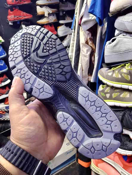 قطعه نيو بلنص 1906تحفه لون راقي قطعه فول مواصفات
خفيفه ومريحه
القياس..44
طول القدم..28سم
المنشأ..ڤيتنامي
السعر.. فقط 35الف فقط 35الف يابلاش
توجد خدمة توصيل كل المحافظات 
للحجز راسلنا واتس اب وماسنجر عله الرقم ***********ابو حيدر
