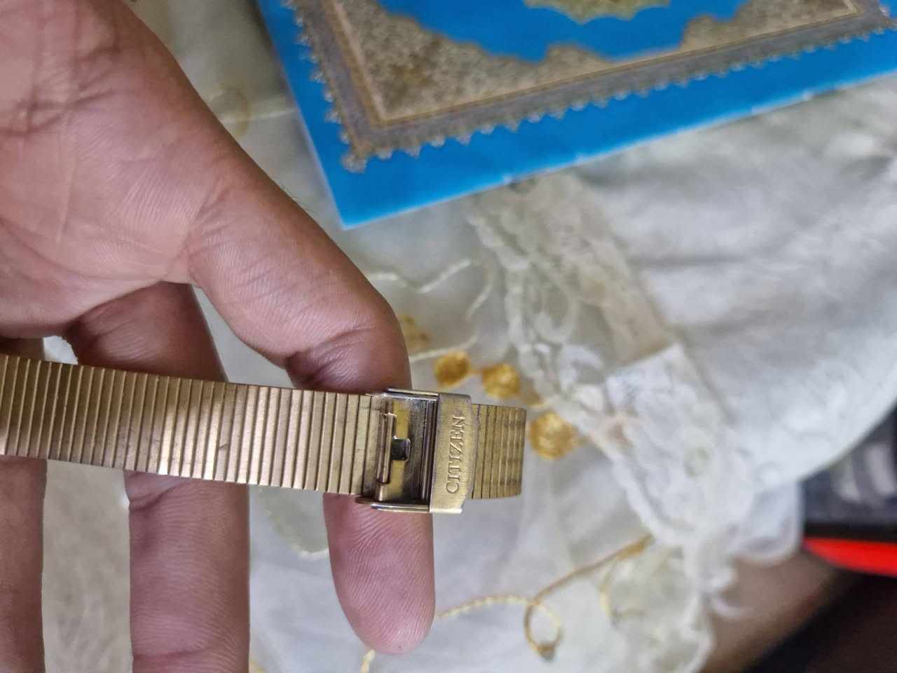 سلام عليكم  ساعة انيقة من ستزن مخزن بعدهة بالستيكر الشركة  مكينة ذهبية  سعر ٧٥ الف


**إذا كنت صاحب هذا الإعلان وتريد حذفه لأي سبب، رجاءا أرسل رسالة إلى الدعم الفني**