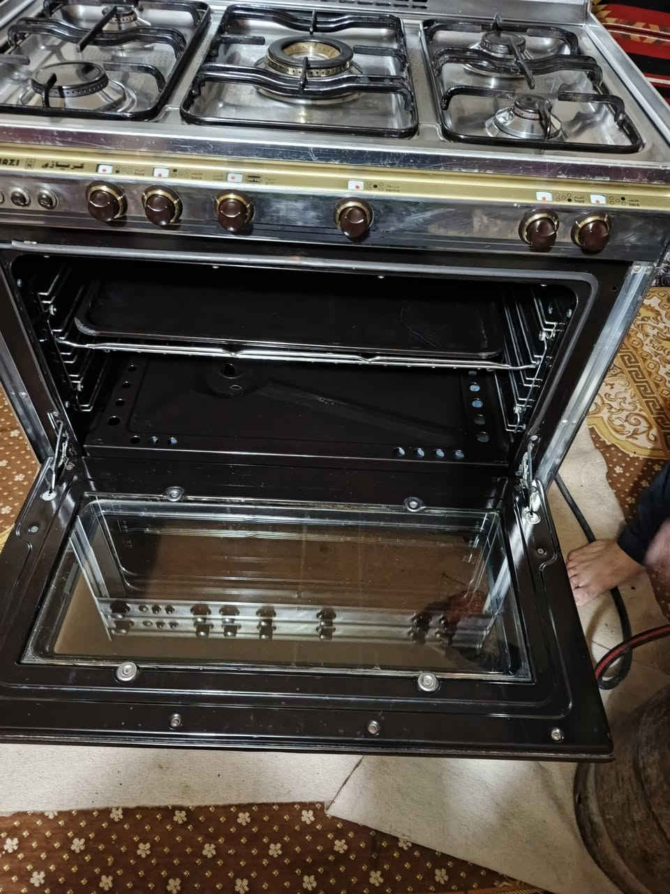 طباخ كريازي مصري ٣٠٠الف***********
