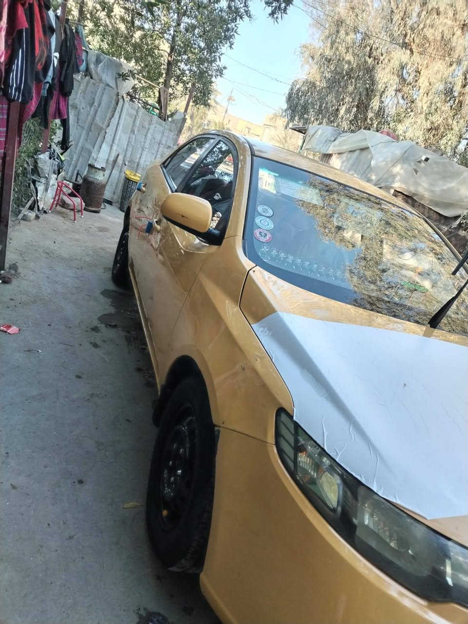 للبيع سيراتو ٢٠١٢ بيه حادث جاملغ خلفي عكس السائق بي معجون 
سيارة 🚗 نظيفة 
مكاني بغداد 
السعر ٨٣
هيئة و غرامات كاملة 
للاتصال ***********
