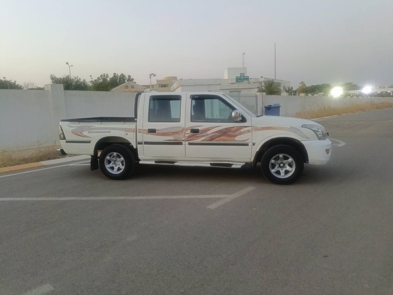 گۆنامۆدیل 2008 مەکینەو گێڕی بێ عەیب  زەڕبەو لێدراوی نیە سبوغی نیە
تەبریت ئیش ئەکات مەنەفێسی عەسلێ لەگەڵە کارەبای هەمووی مەزبووتە  سعر 33 معامە
***********
***********
