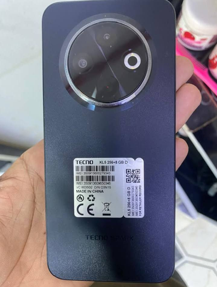 سلام عليكم للبيع فقط تكنو سبارك 30c برو🔥جهاز غني عن تعريف 📱
نضيف حيل مستخدم قليل غراض كامل ملحقات ويا شرط ممفتوح ضمانه بعده بي 
كامرته حلوه إصدار جديد 🔥
يدعم الشحن السريع 
ذاكره/256 💥
رام/8 🎖️
بطاريه 6000 سعره (125)📸 وبي مجال بسيط عنواني كركوك *********** كركوك, العراق
