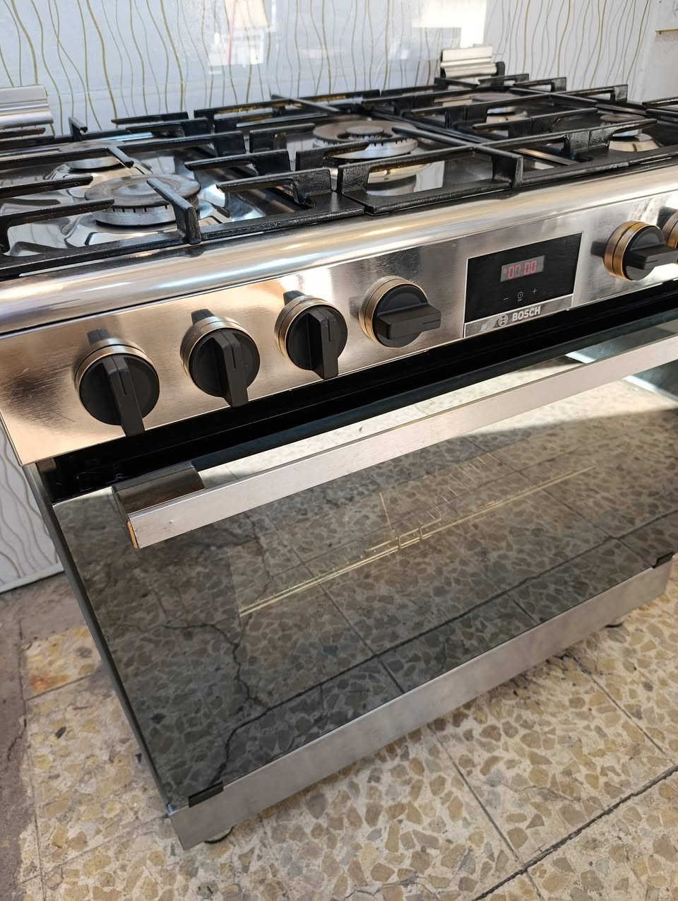 سلام عليكم طباخ ماركت بوش الالماني طباخ  اخو الجديد كهربائيات كله شغال  افران مزدوجه مراوح ادخل الفرن  العنوان بغداد الامين شارع صيدليه النضاميه قرب افران السلام الحجز والاستفسار الاتصال على الرقم ***********
